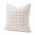 Dekokissen 45x45 cm aus Bouclé-Textil in Creme mit Strukturmuster für Sofa und Wohnraum